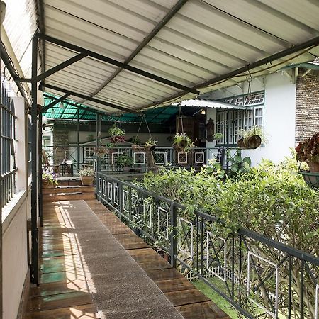 Oyo 2402 Hotel Highwinds Shillong Exterior photo